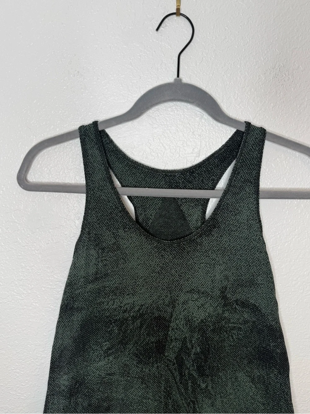 Lululemon Essential Tank Pleated Pixel Jacquard Algae Green Black